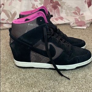 NIKE Wedge Sneakers (Sz 8.5)